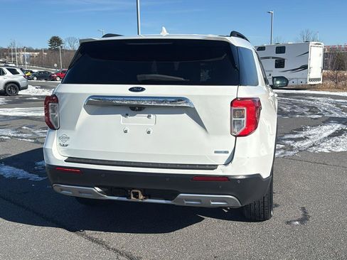 Used 2020 Ford Explorer XLT w/ Equipment Group 202A image 9