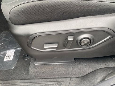 New 2025 Jeep Grand Cherokee Laredo X w/ Luxury Tech Group I image 16