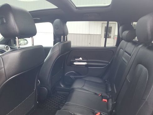 Used 2023 Mercedes-Benz GLB 250 4MATIC image 10