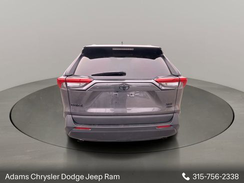 Used 2021 Toyota RAV4 XLE w/ Convenience Package image 4