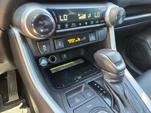 Used 2021 Toyota RAV4 XSE AWD/4WD image 20