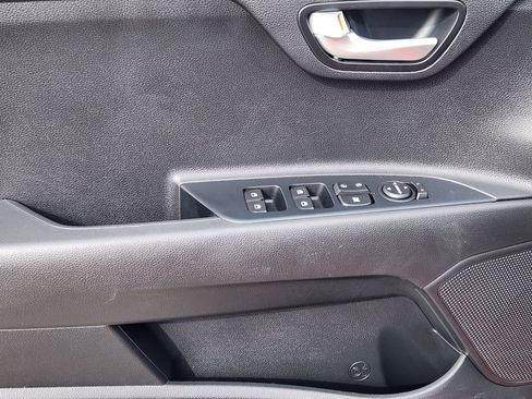 Used 2023 Kia Rio S image 7