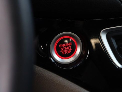 Used 2022 Honda Pilot Touring image 15