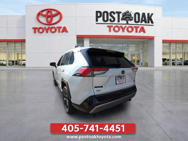 Used 2025 Toyota RAV4 SE AWD/4WD image 4