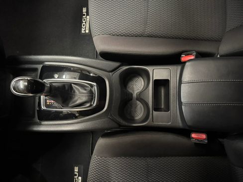 Used 2020 Nissan Rogue Sport S image 14