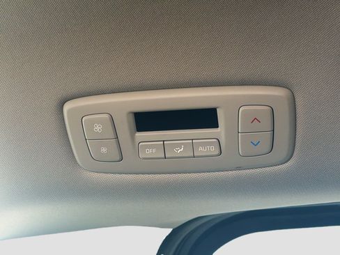 Used 2026 Kia Carnival FWD image 27