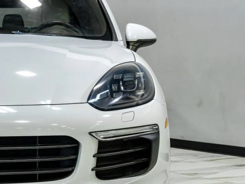 Used 2017 Porsche Cayenne AWD/4WD image 70