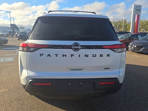 New 2025 Nissan Pathfinder SV w/ Black Appearance Package image 6