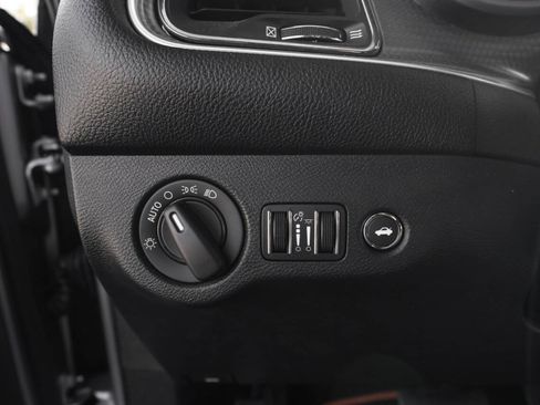 Used 2015 Dodge Challenger SRT Hellcat RWD image 86