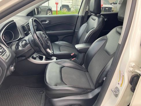Used 2018 Jeep Compass Latitude w/ Popular Equipment Group AWD/4WD image 22