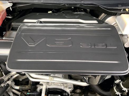 Used 2022 RAM 1500 Big Horn AWD/4WD image 32