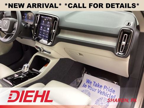 Used 2024 Volvo XC40 B5 Plus w/ Climate Package AWD/4WD image 19