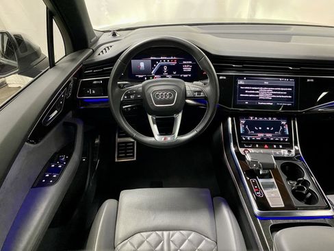 Used 2022 Audi SQ7 Prestige w/ Prestige Package AWD/4WD image 2