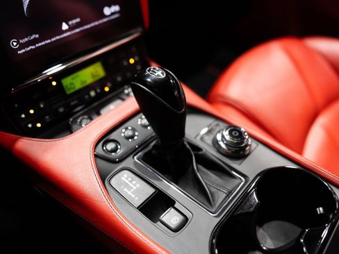 Used 2018 Maserati GranTurismo Sport RWD image 47