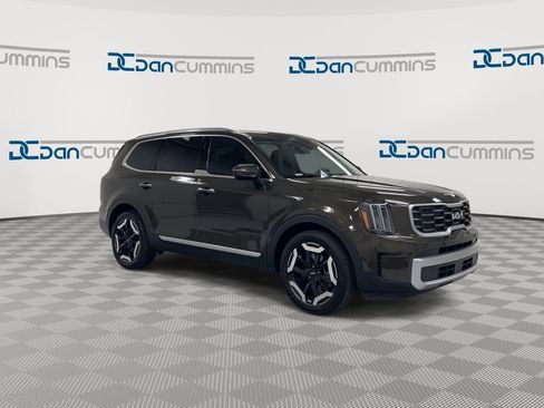 Used 2024 Kia Telluride S image 2