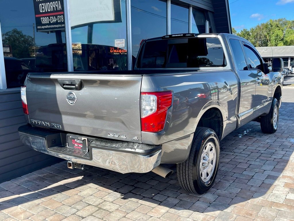 Used 2017 Nissan Titan SV AWD/4WD image 10