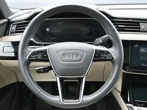 Used 2024 Audi Q8 e-tron Premium Plus w/ Premium Plus Package AWD/4WD image 15
