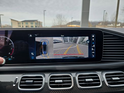 Used 2024 Mercedes-Benz GLS 63 AMG 4MATIC image 30