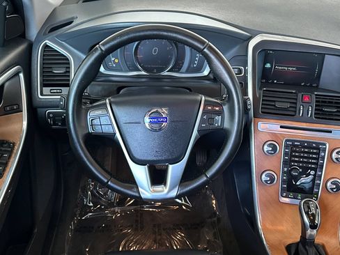 Used 2017 Volvo XC60 T5 Inscription w/ Preferred Option Package FWD image 16
