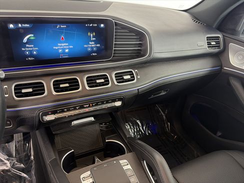 Used 2020 Mercedes-Benz GLE 350 4MATIC image 4