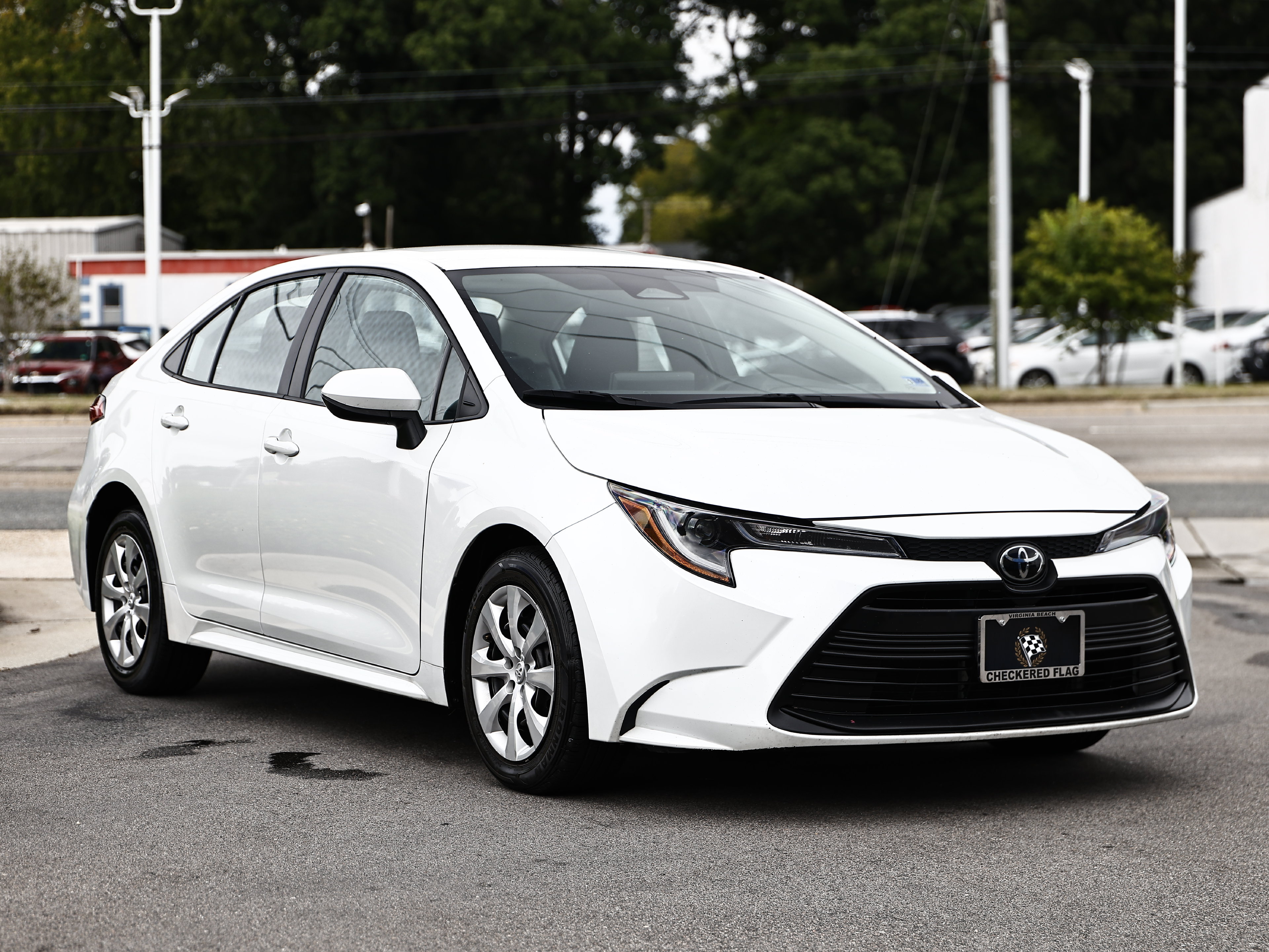 Used 2025 Toyota Corolla LE FWD image 12