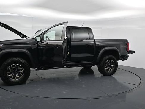 Used 2025 Chevrolet Colorado ZR2 AWD/4WD image 40