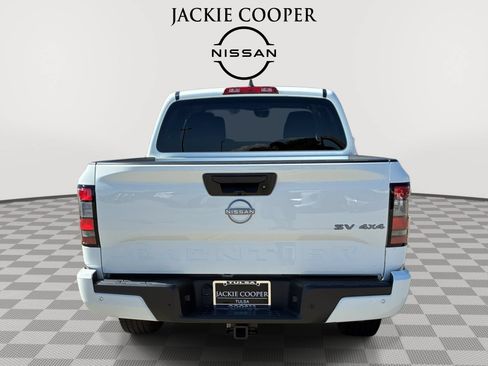 Used 2024 Nissan Frontier SV w/ Technology Package AWD/4WD image 6