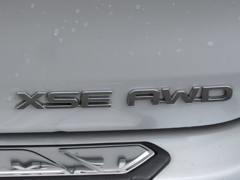 Used 2024 Toyota Highlander XSE AWD/4WD image 8
