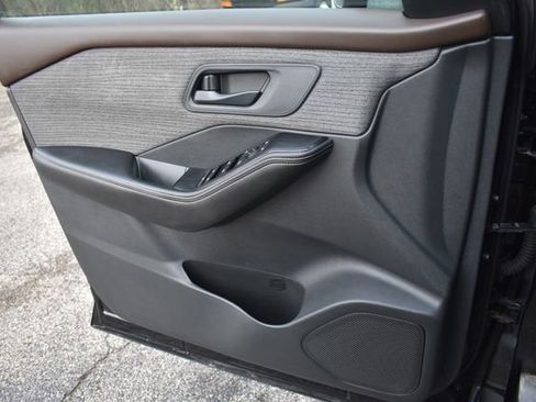 Used 2021 Nissan Rogue S image 30