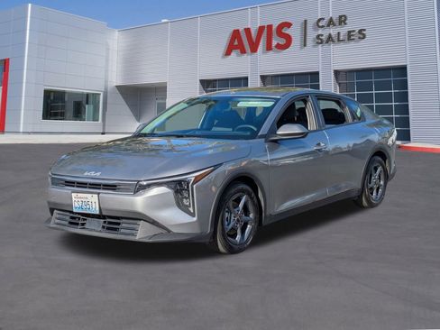 Used 2025 Kia K4 LXS image 1