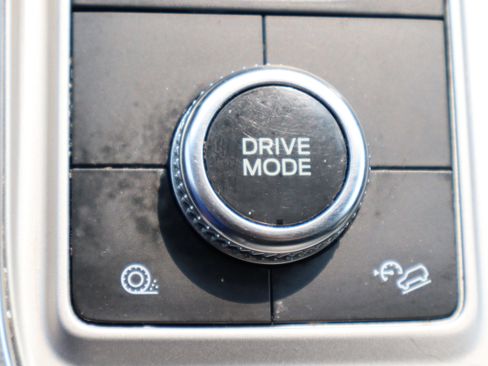 Used 2023 Ford Explorer XLT w/ Equipment Group 202A image 28