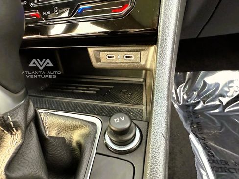 Used 2025 Volkswagen Jetta SE image 40