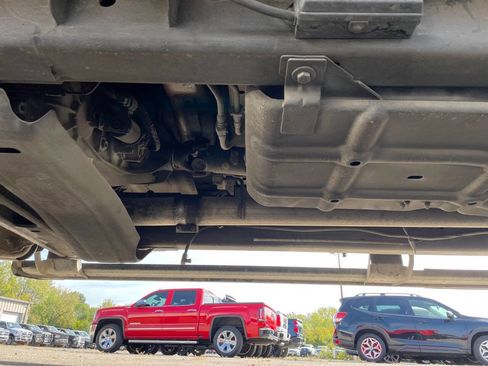 Used 2019 Ford F350 Lariat w/ Chrome Package image 16