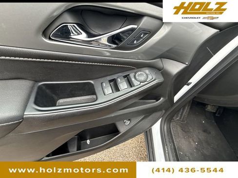 Used 2023 Chevrolet Traverse LT image 24