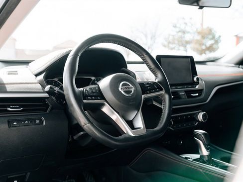 Used 2019 Nissan Altima 2.5 SR w/ SR Premium Package image 15