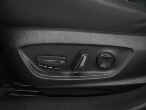 Used 2025 Toyota Prius AWD image 27