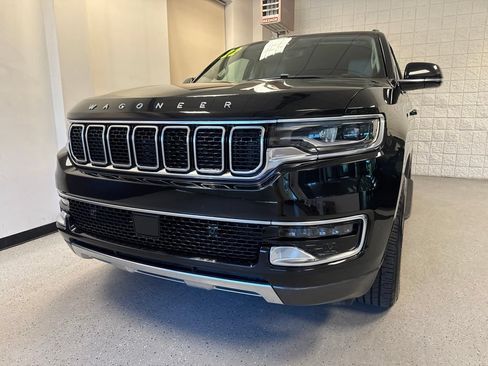 Used 2022 Jeep Wagoneer Series III AWD/4WD image 46