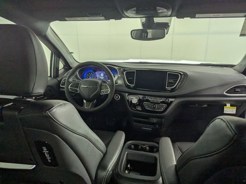 New 2026 Chrysler Pacifica Select FWD image 27