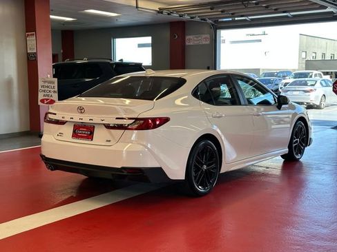 Certified 2025 Toyota Camry SE AWD/4WD image 4