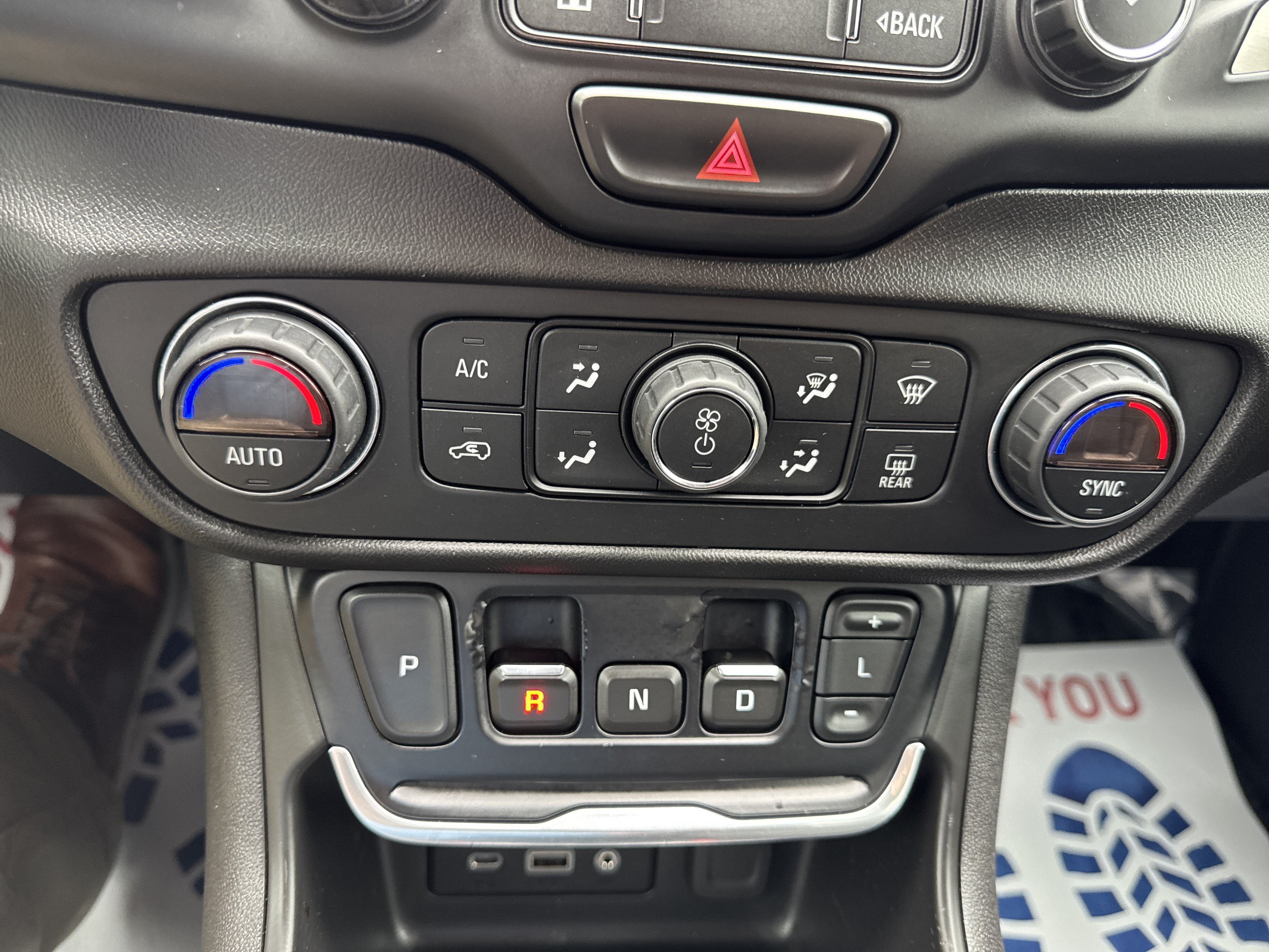 Used 2019 GMC Terrain SLT w/ Preferred Package AWD/4WD image 25