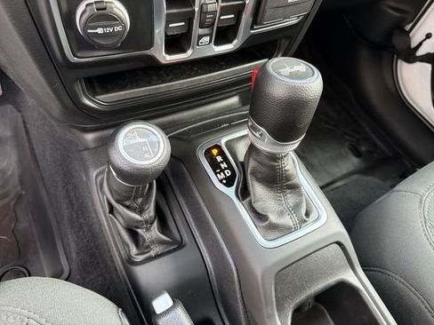 Used 2022 Jeep Wrangler Unlimited Sport AWD/4WD image 21