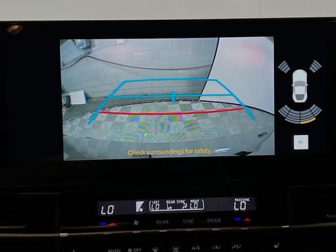 Used 2025 Toyota Sienna XSE image 28