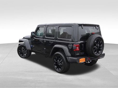 Certified 2025 Jeep Wrangler Unlimited Sahara w/ Safety Group image 7