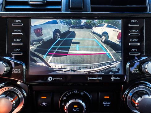 Used 2020 Toyota 4Runner Venture w/ Moonroof Package AWD/4WD image 10