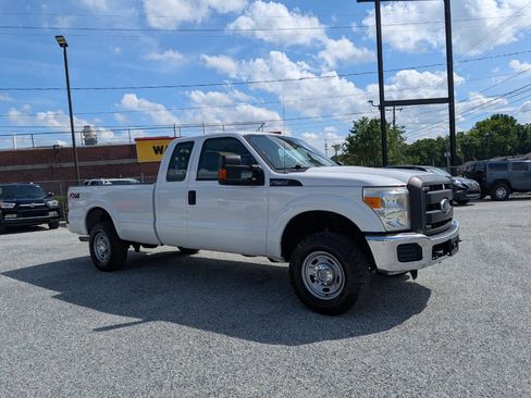 Used 2014 Ford F250 XL w/ Power Equipment Group AWD/4WD image 3