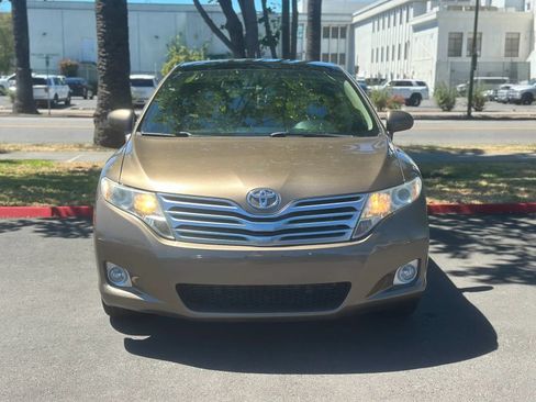 Used 2011 Toyota Venza AWD w/ Premium Pkg #2 image 2