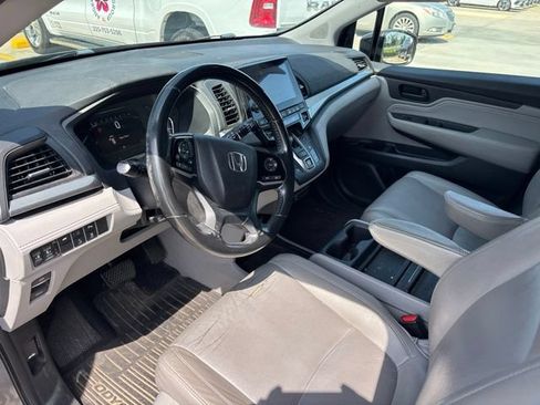 Used 2018 Honda Odyssey Touring image 11