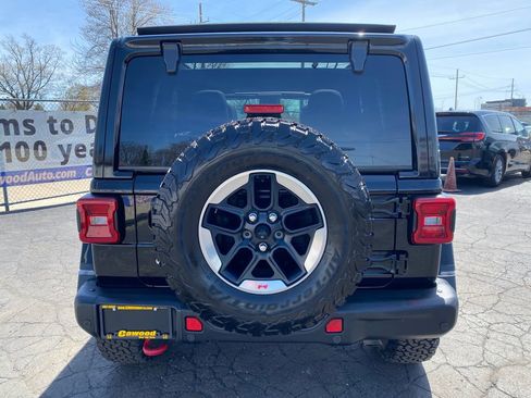 Used 2019 Jeep Wrangler Unlimited Rubicon w/ Advanced Safety Group AWD/4WD image 3