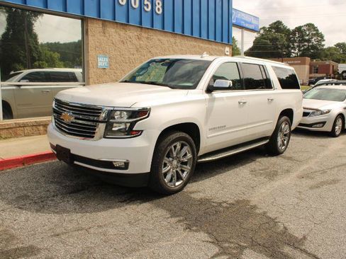 Used 2016 Chevrolet Suburban LTZ RWD image 2