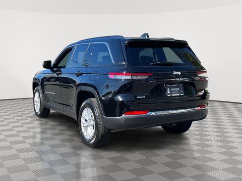 Used 2025 Jeep Grand Cherokee Laredo X image 5